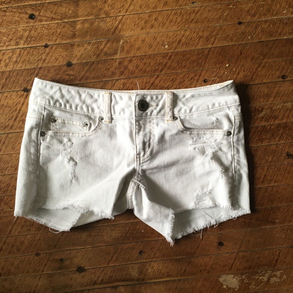 American Eagle cut off white shortie shorts